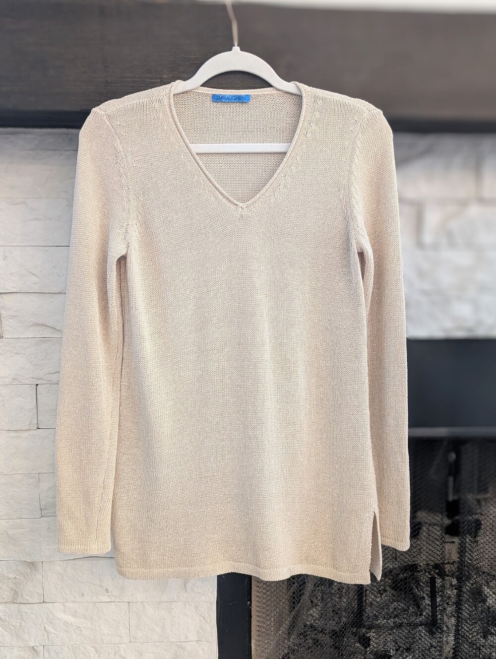 J. McLaughlin Tan V-Neck Long Sleeve Sweater Knit With Side Open